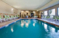 Comfort Inn & Suites Kansas City - Northeast