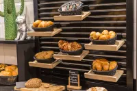 Holiday Inn - the niu, COBBLES ESSEN by IHG - breakfast