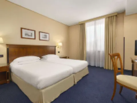 รามาดา บายวินด์แฮม เนเปิลส์ โรงแรมในนาโปลี