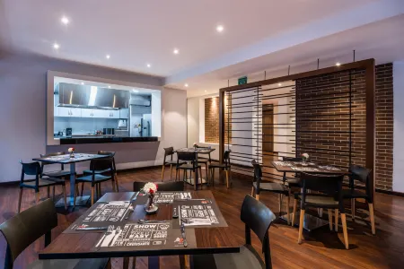 AZ Hotel Отели рядом с достопримечательностью «Университет Насьональ де Колумбия»