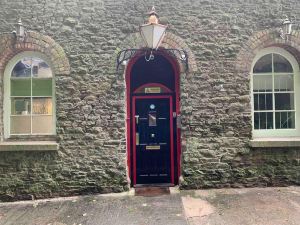 Historical Gwr Building - Charming 1 Bed Apartment