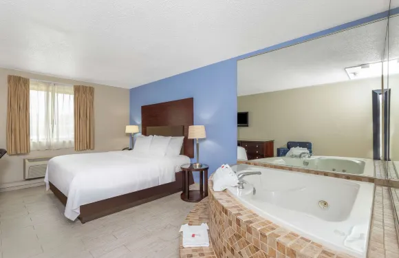 哈蒙德温德姆戴斯套房酒店