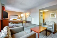 Hampton Inn Boston-Norwood Hotels in Canton