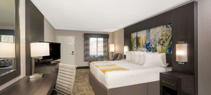 Days Inn by Wyndham Asheville Downtown North Hotels in Buncombe County