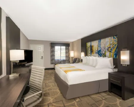 Days Inn by Wyndham Asheville Downtown North Hotels in Buncombe County