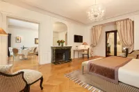Majestic Hotel Spa - Champs Elysées - Airport Shuttle