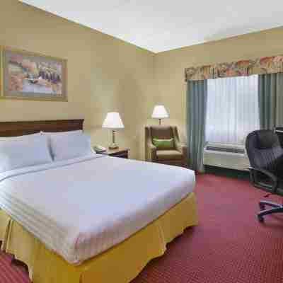 Holiday Inn Express Irwin (PA Tpk Exit 67) Rooms