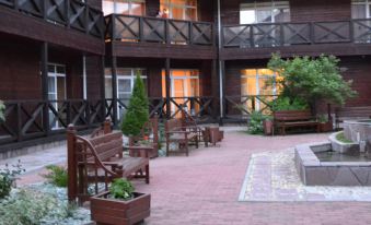 Halle Apartments