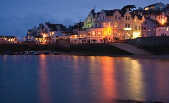 Ship and Castle Hotel