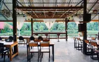 Phuengluang Resort Hoteles en Chaloem Phra Kiat