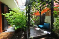 Focal Local Bed & Breakfast