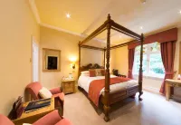 Glen-Yr-Afon House Hotel Hotels near Pontypool & New Inn