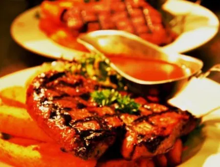 Heritage Lodge Motel Отели рядом с достопримечательностью «Charters Towers Visitor Information Centre»