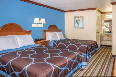 Super 8 by Wyndham San Marcos