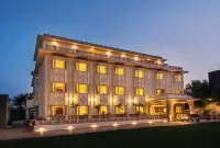 KK Royal Hotel & Convention Centre Hotel a Amer