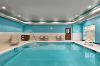 โรงแรม Holiday Inn Express & Suites Salisbury บาย IHG - ที่มีสระว่ายน้ำ