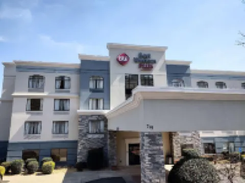 ベストウェスタン プラス ダルトン イン ドールトンのホテル