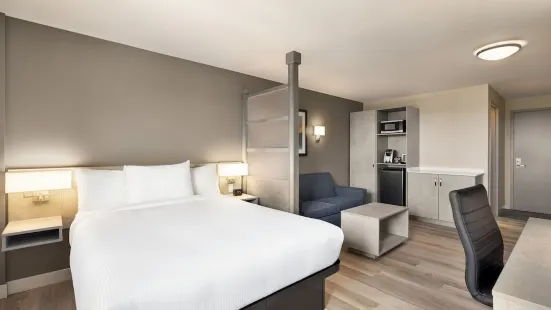 Microtel Inn & Suites by Wyndham Boisbriand