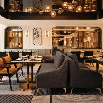 Hilton Singapore Orchard Отели рядом с достопримечательностью «Торговый центр ION Orchard»
