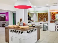 Hampton by Hilton Bristol City Centre Hotels near كليفتون