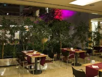 VIP Executive Entrecampos - Hotel & Conference Hotels near Entrecampos