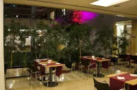 VIP Executive Entrecampos - Hotel & Conference