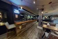 Village Hotel Swindon - bar