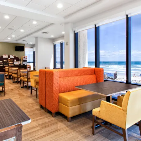 Holiday Inn Express & Suites OCEANFRONT DAYTONA BCH SHORES by IHG