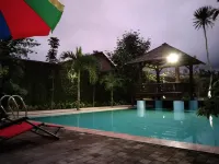 Villa Wirahita Отели в г. Pakem