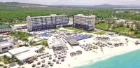 Royalton Blue Waters Montego Bay Resort Hotel berhampiran Burwood public beach