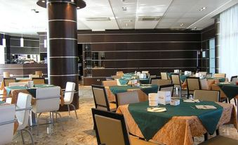 Dado Hotel International - Housity