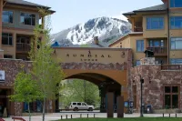 Sundial Lodge Condo Steps from Red Pine Gondola