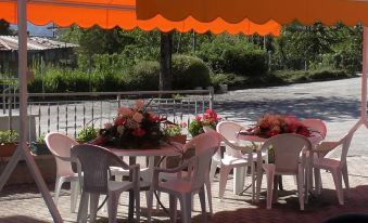 Hotel Galles - Housity