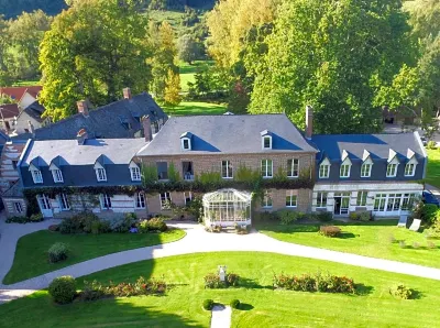 Château d'Harcelaines Hotels in Maisnières