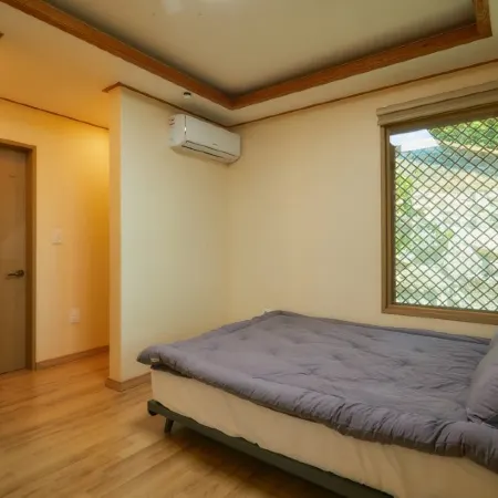 Shinan Rainbow Hanok Pension