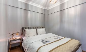 Stylish Flat Near Popular Attractions in Moda - Housity