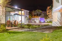 Oceanic Lodge Hotels near Diamond Beach