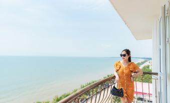 Khách sạn Moonlight Hotel - Mặt biển Hải Tiến