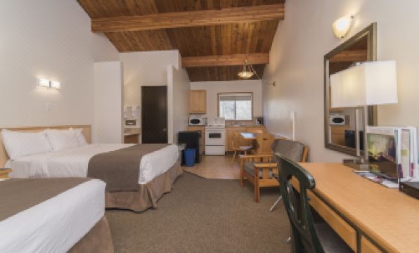 Rocky Mountain Ski Lodge