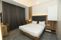 Hotel Landmark Aura
