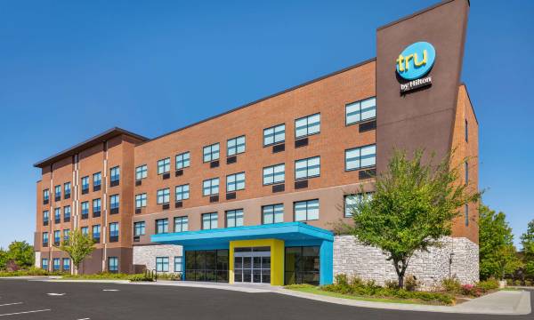 Tru by Hilton Lawrenceville Atlanta I-85 Sugarloaf