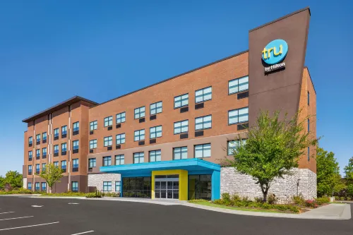 Tru by Hilton Lawrenceville Atlanta I-85 Sugarloaf - 3-Star