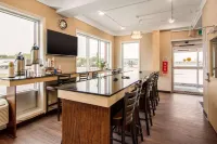 Albertan Inn Hotels in Fox Creek