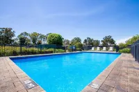 Quality Inn & Suites Traralgon - Kolam Renang