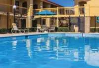 Days Inn by Wyndham Sulphur West