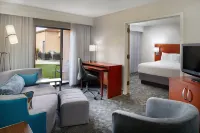 Courtyard Fayetteville Hotels near Walmart Supercenter