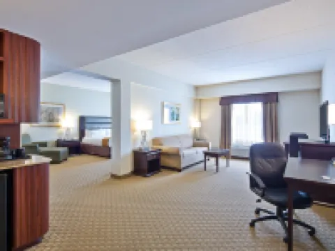 Holiday Inn Express & Suites OTTAWA AIRPORT by IHG Hotels in Ottawa