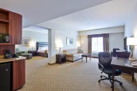 Holiday Inn Express & Suites Ottawa Airport
