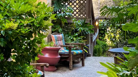 Petite Auberge Отели рядом с достопримечательностью «Форт-Пойнт»