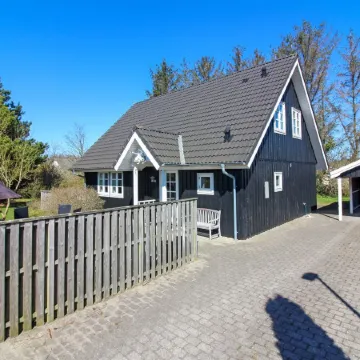 "Othelia" - 1.8km from the Sea